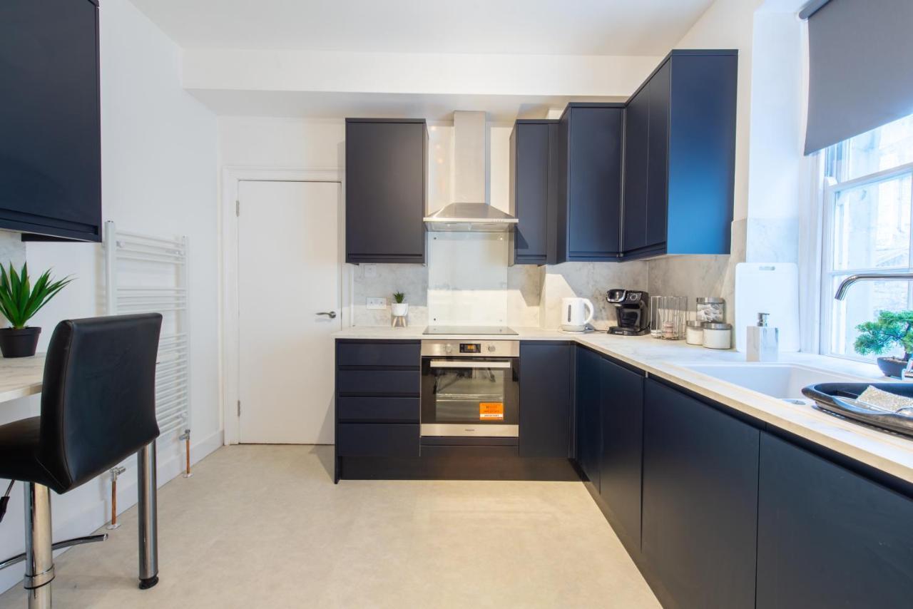 Luxe Maisonette- Parking, 4K Tvs, Leds, Local Snacks And More! Bath Exterior photo