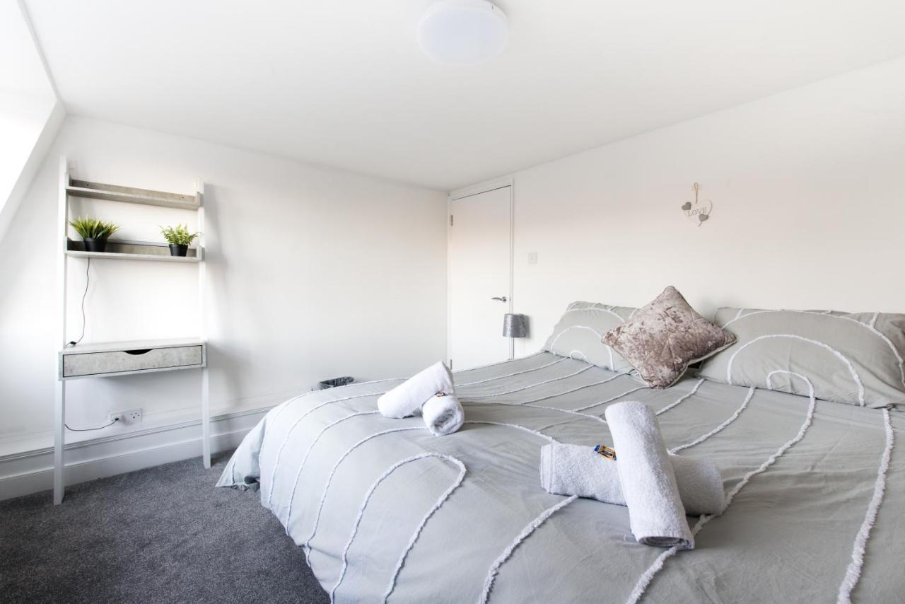 Luxe Maisonette- Parking, 4K Tvs, Leds, Local Snacks And More! Bath Exterior photo