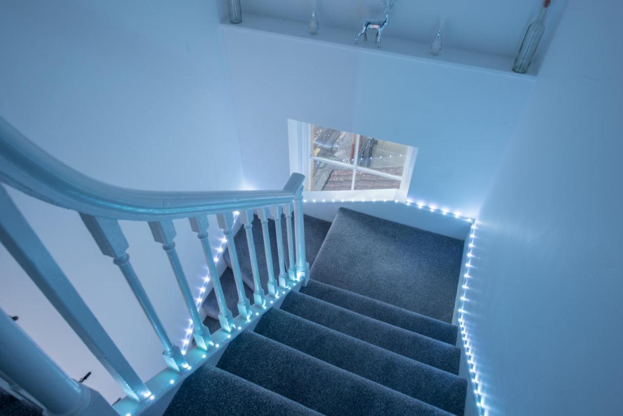 Luxe Maisonette- Parking, 4K Tvs, Leds, Local Snacks And More! Bath Exterior photo