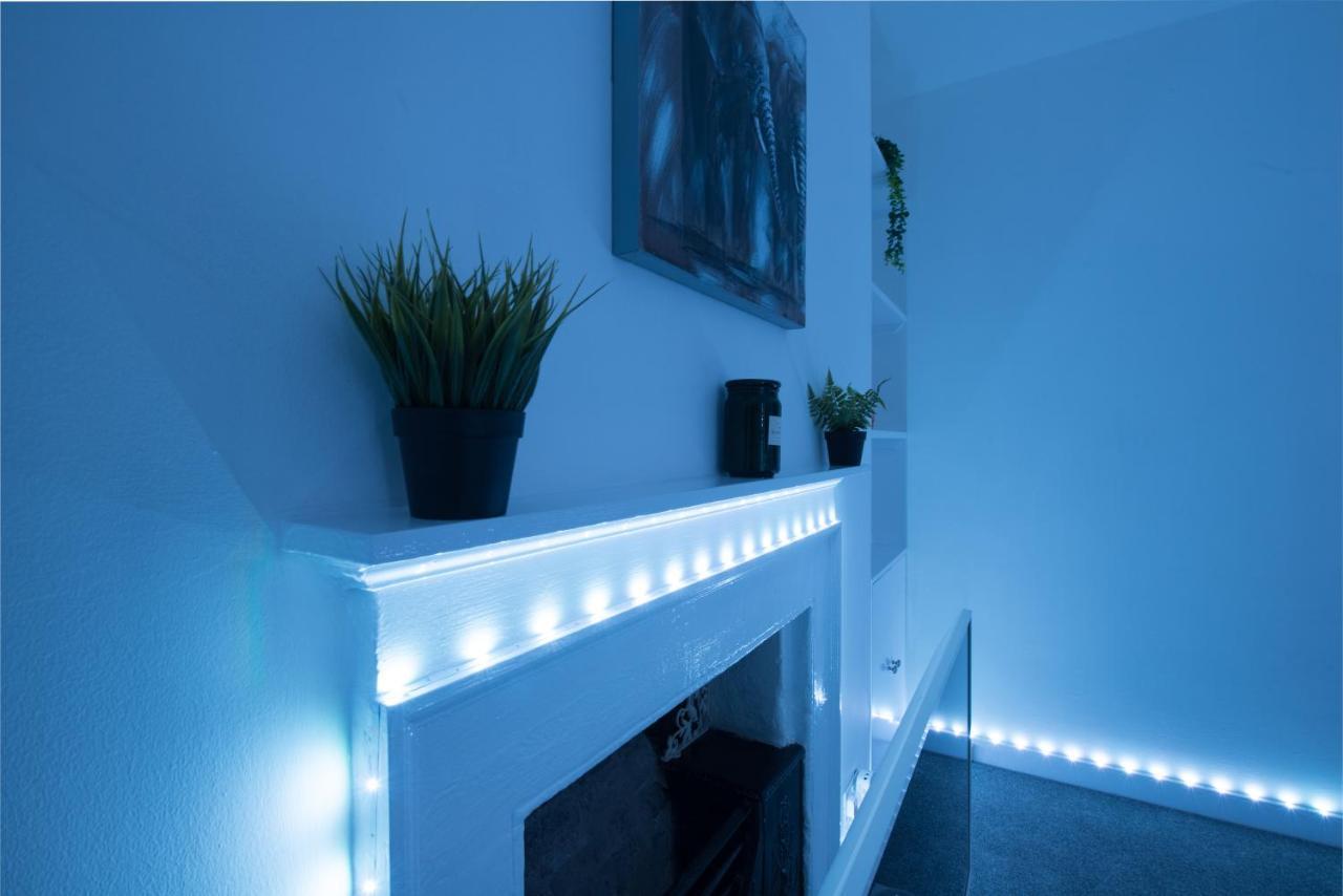 Luxe Maisonette- Parking, 4K Tvs, Leds, Local Snacks And More! Bath Exterior photo