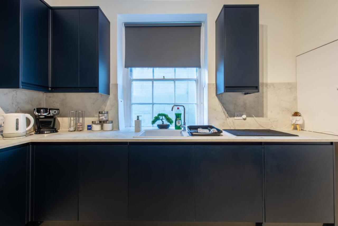 Luxe Maisonette- Parking, 4K Tvs, Leds, Local Snacks And More! Bath Exterior photo