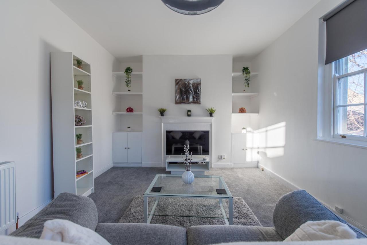 Luxe Maisonette- Parking, 4K Tvs, Leds, Local Snacks And More! Bath Exterior photo