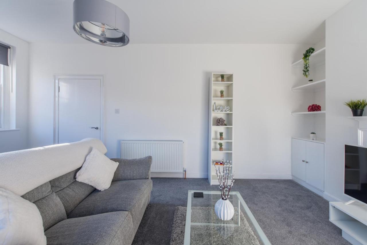Luxe Maisonette- Parking, 4K Tvs, Leds, Local Snacks And More! Bath Exterior photo
